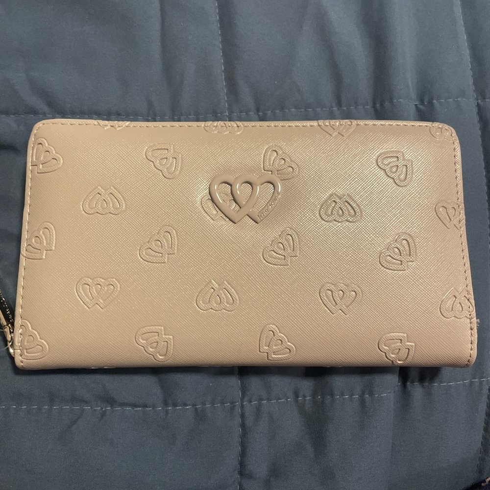 Betsey Johnson hearts wallet